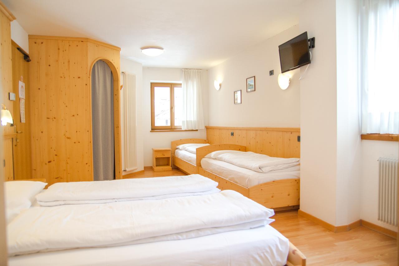 Hotel Genzianella Ziano Di Fiemme Exterior photo
